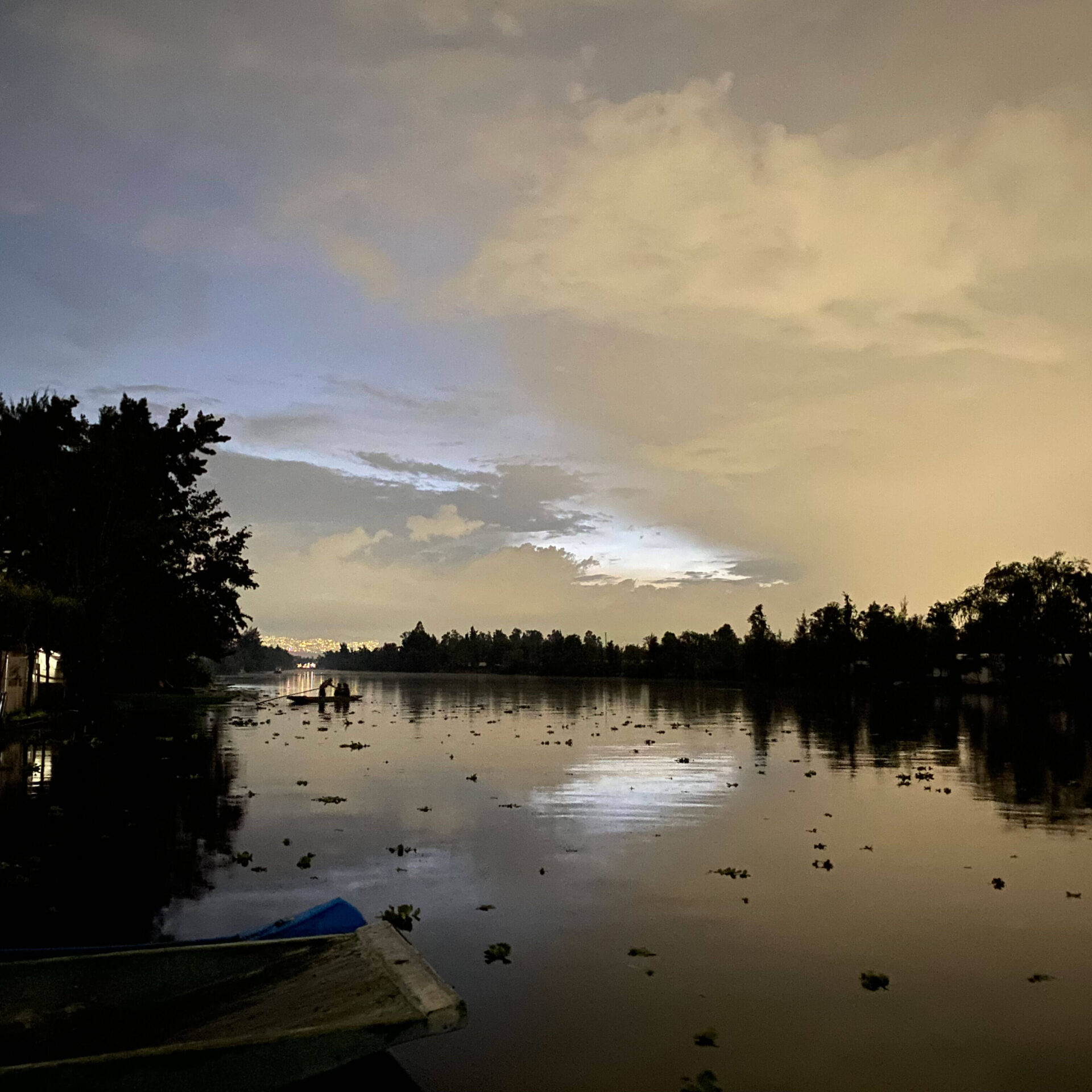 Pokolpok-kayak-xochimilco-lunada